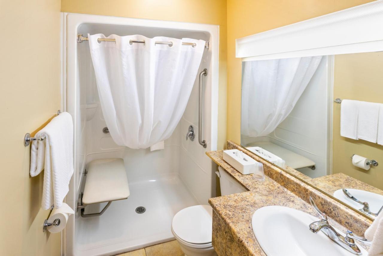 Econo Hotel Miramichi