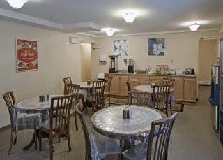 Hotel Econo 3*
